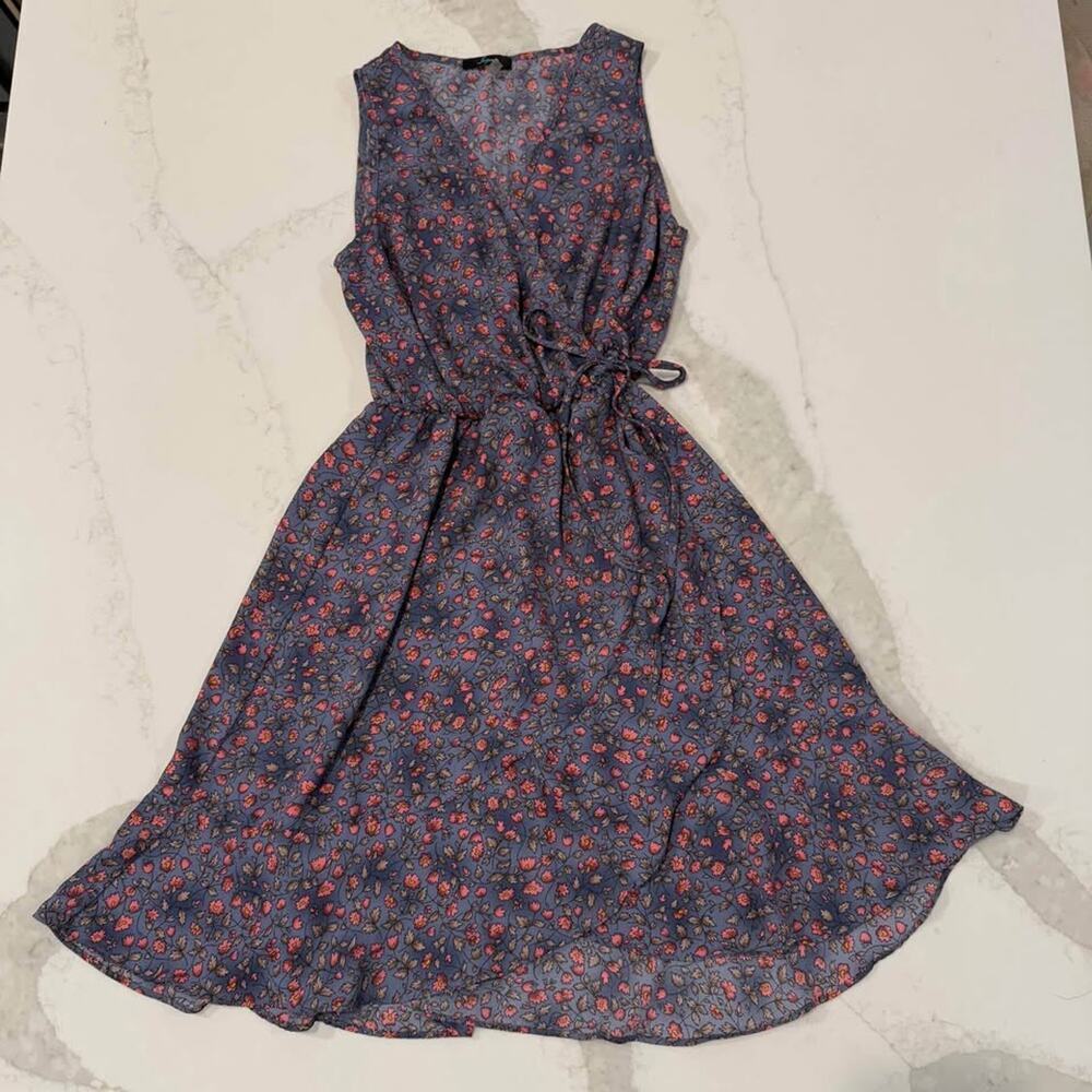 Soprano Dusty Gray Floral Wrap Dress Womens XS Sleeveless TieFront Ruffle Bottom